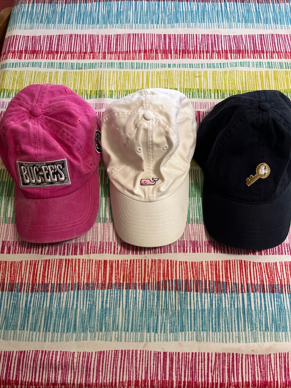 3 Sets Of Hat Vineyard Vines White Pink Whale Logo, Blue Disney, Pink Buc-ees.